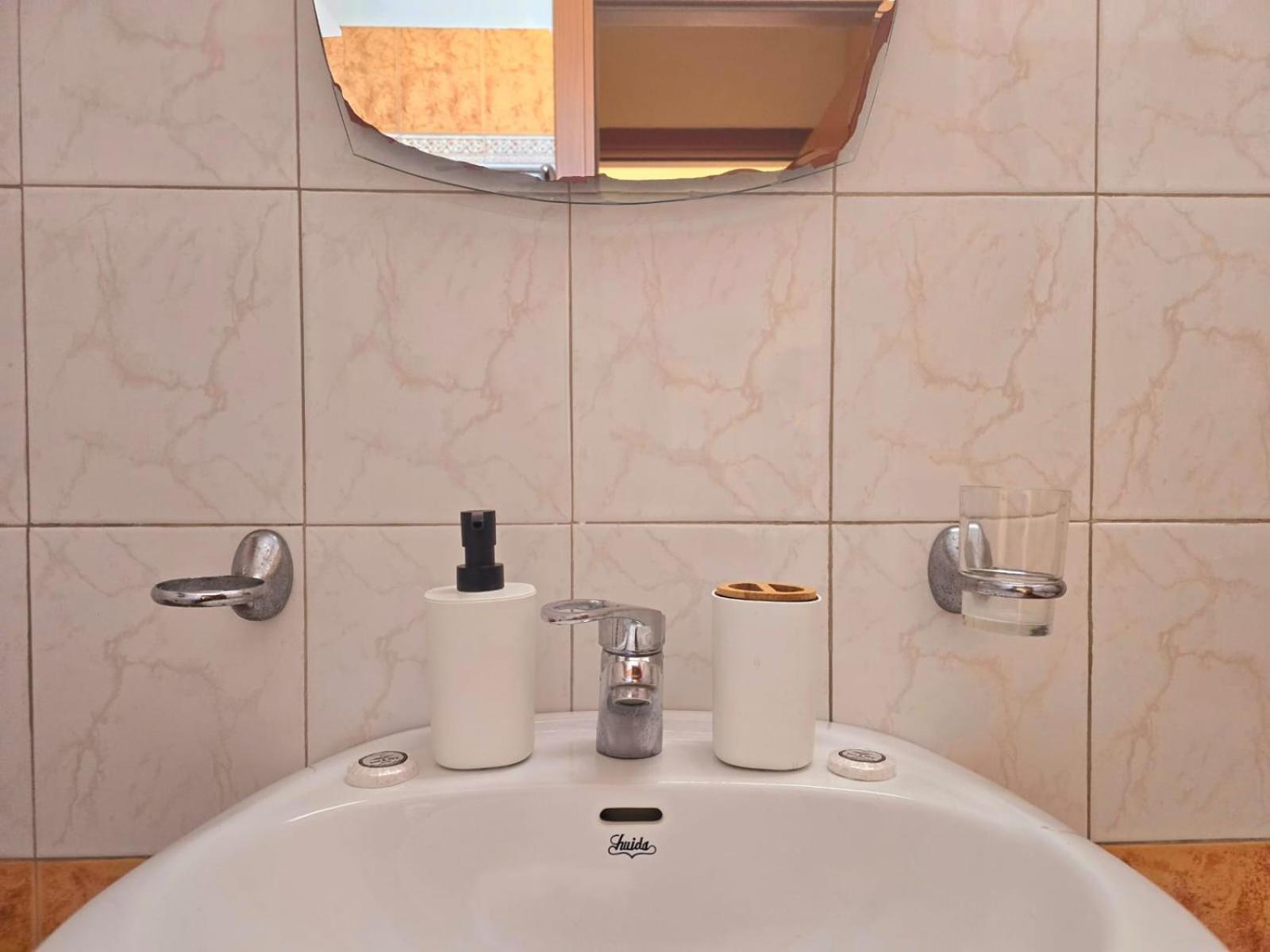 Maria Beach Apartement In Korinth! Екстериор снимка